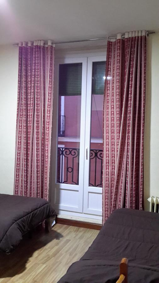 Hostal Rio Parana Madrid Exterior photo